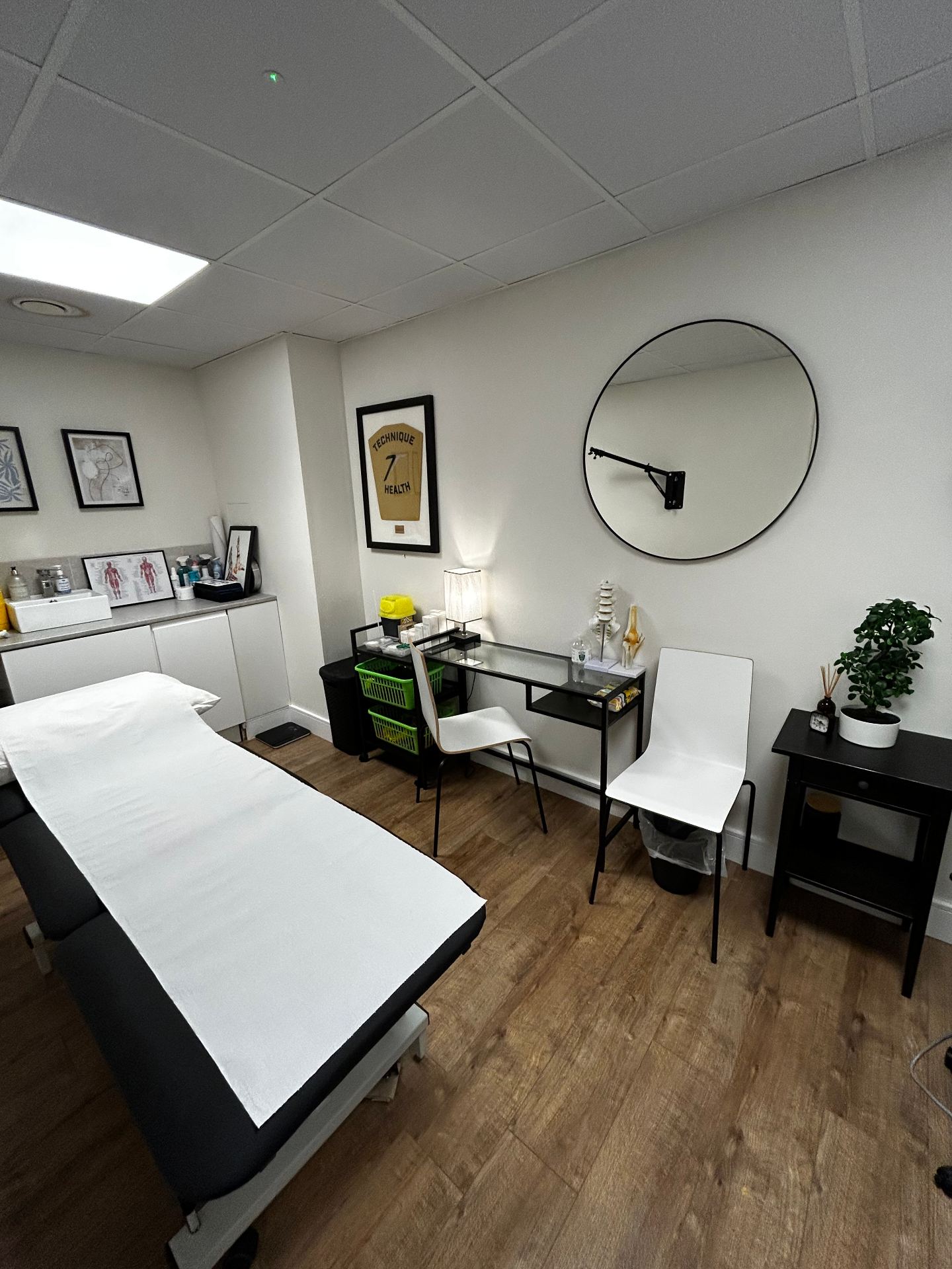 Private physiotherapy assessment rooms at Liverpool Street